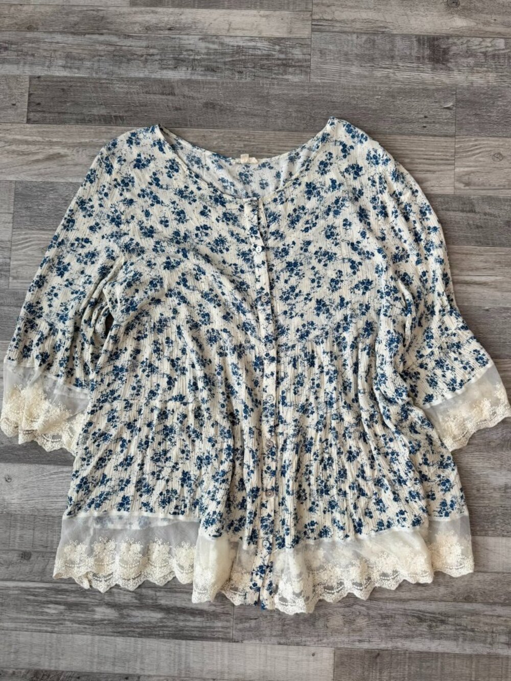 Oddy White Blue Lace Trim 3/4 Sleeve Tunic Size 1X Button Front O35